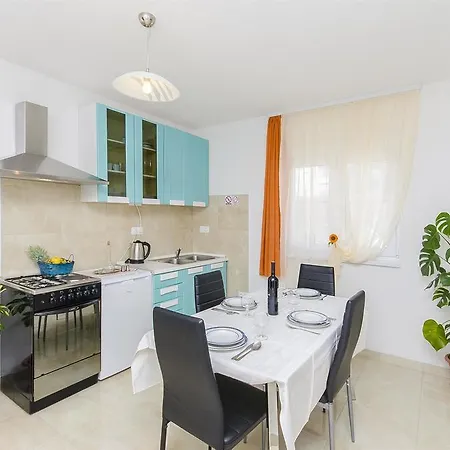 Branka 公寓 特罗吉尔