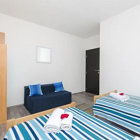 Branka * 特罗吉尔