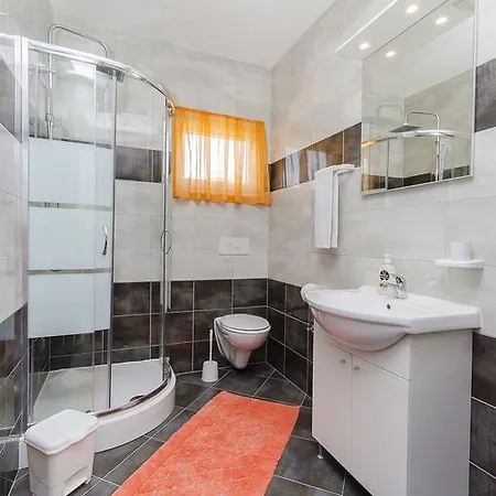 Branka 公寓 特罗吉尔